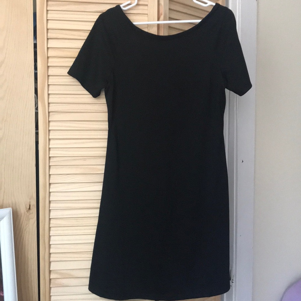 Boatneck short sleeve LBD